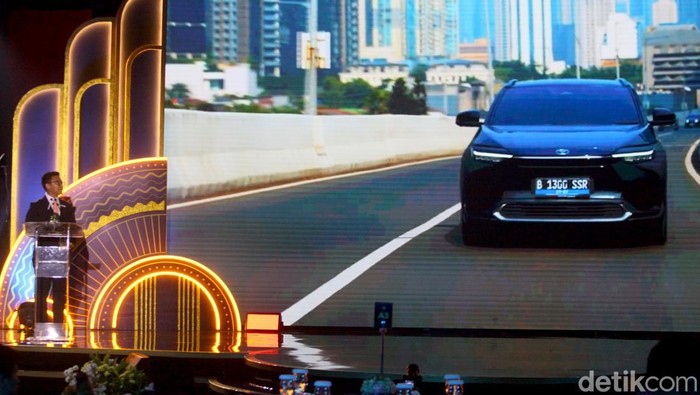 Toyota Meraih Penghargaan Promotor Mobilitas Netral Karbon