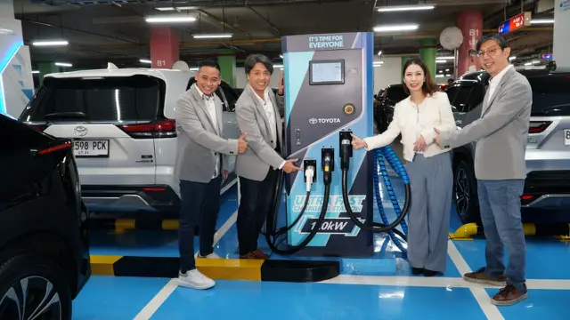 "Toyota Indonesia Buka Stasiun Pengisian Baterai xEV di Gandaria City Mall"