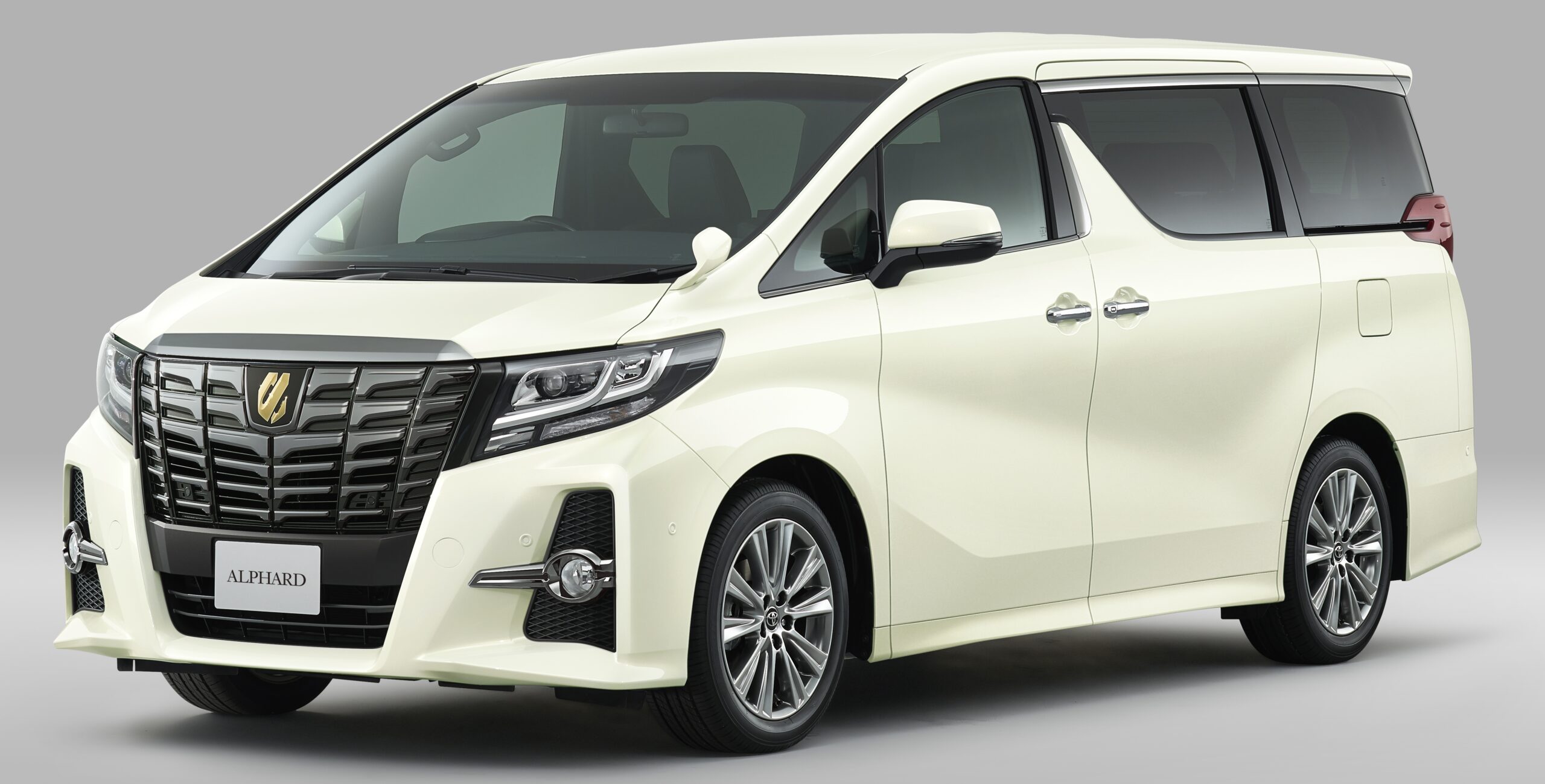 Wajib Tahu 4 Tips Perawatan Alphard